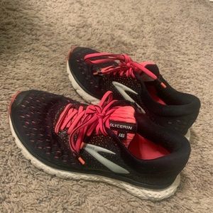 COPY - Brooks running shoes - well worn but in good shape!!